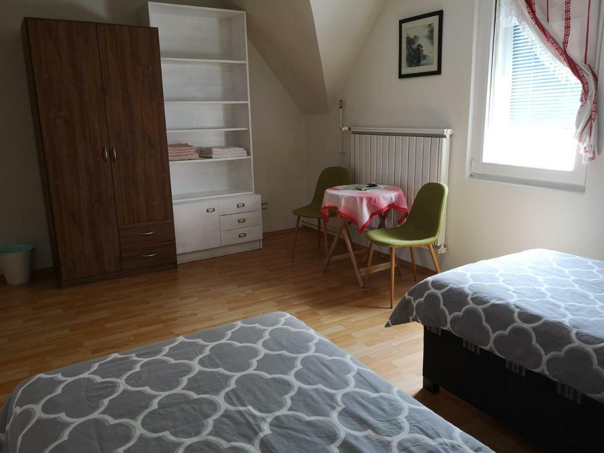 Family Room For 4-6 Person ブダペスト エクステリア 写真
